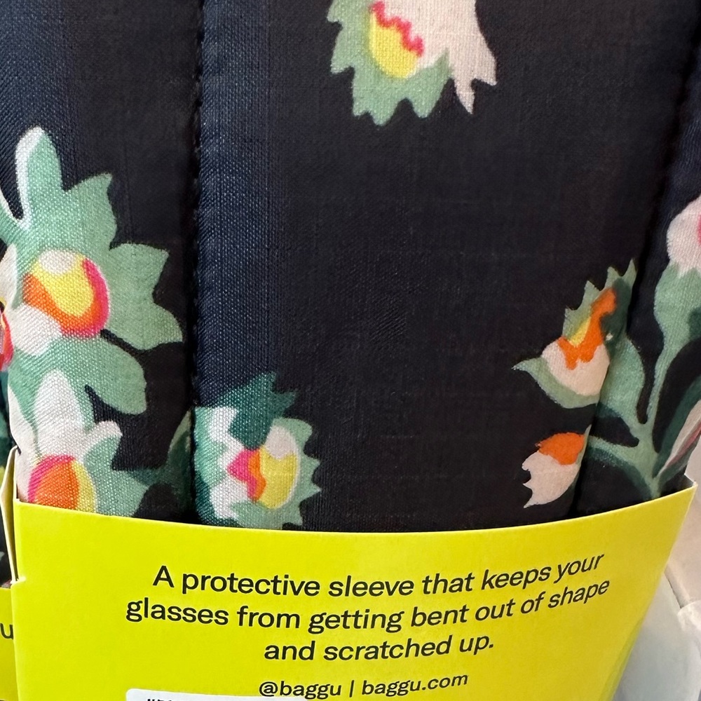 BAGGU x Laura Ashley Puffy Glasses Sleeve Case NWT - Picture 2 of 2